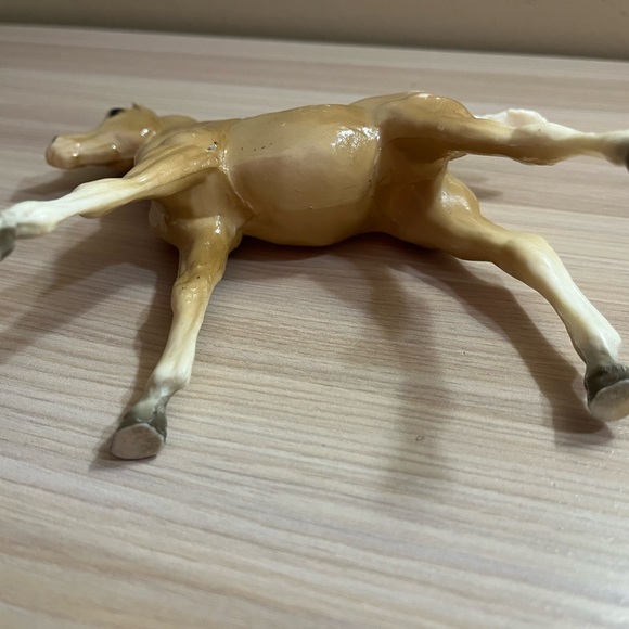Breyer Traditional Proud Arabian Foal Glossy Palomino Horse Charity Toy Vintage - Picture 10 of 13